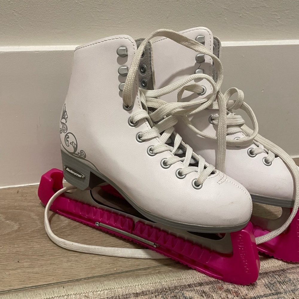 Girls Bladerunner figure skates